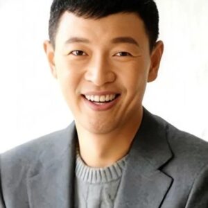 Photo of artist Kim Ho-jin