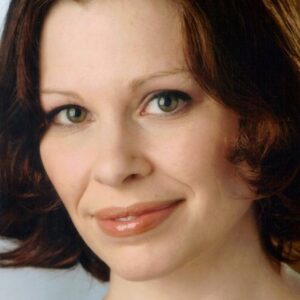 Photo of artist Erin Mathews