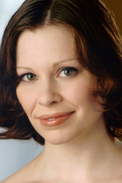 Photo of artist Erin Mathews
