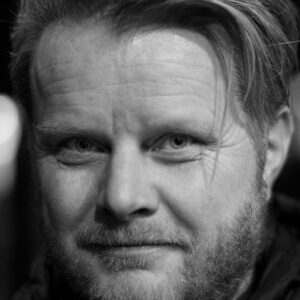 Photo of artist Ginge Anvik