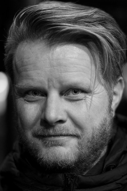 Photo of artist Ginge Anvik