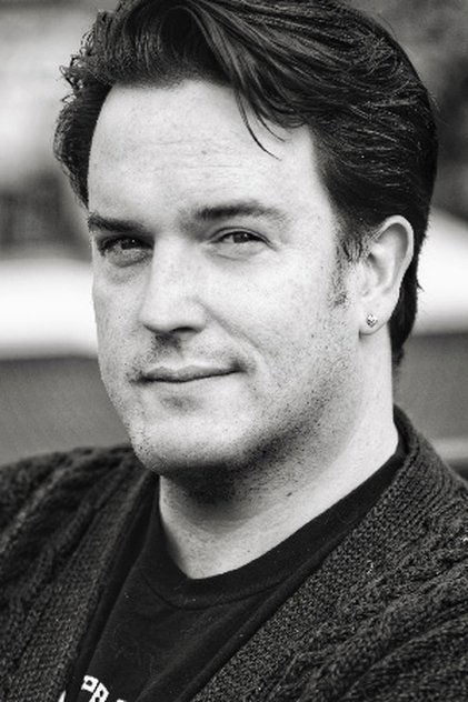 Photo of artist Bill Newton