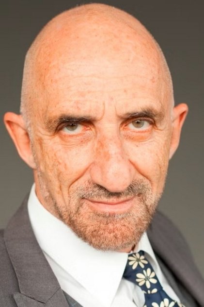 Photo of artist Claude Aviram