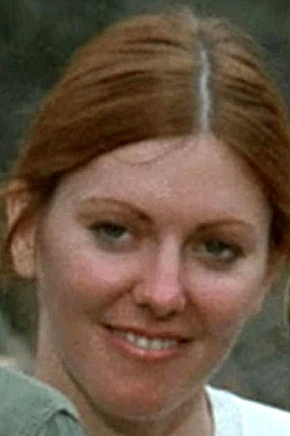 Photo of artist Mary Peters