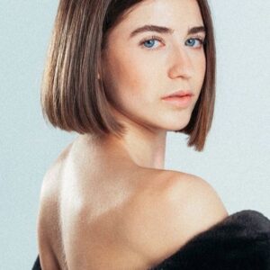 Photo of artist Cecília Borges