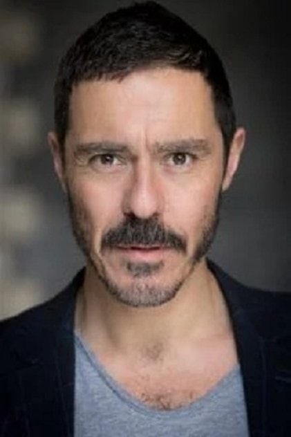 Photo of artist Andonis Anthony