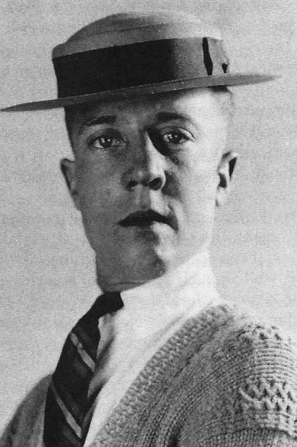 Photo of artist Harry Keaton