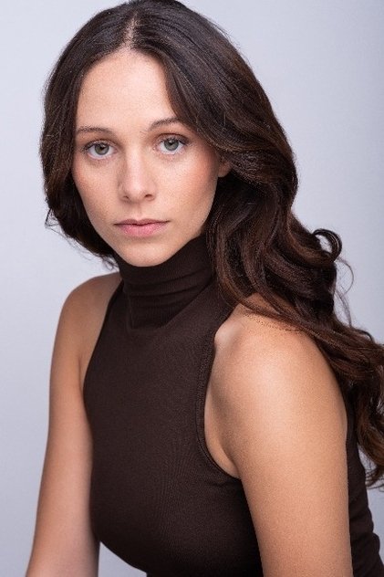 Photo of artist Laura Simón