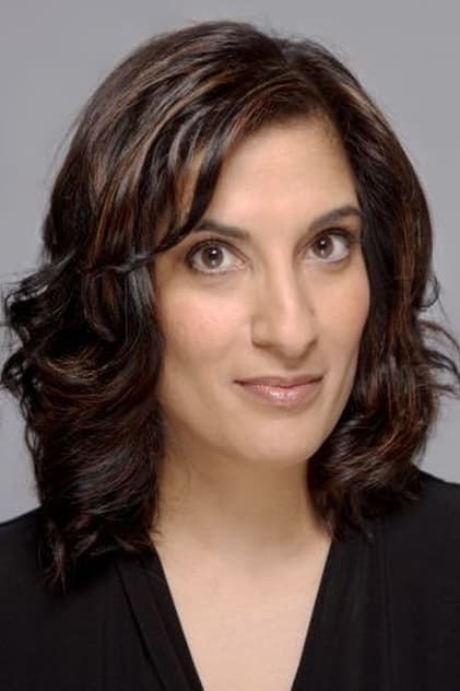 Photo of artist Mina Anwar