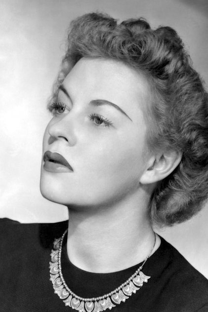 Photo of artist Uta Hagen