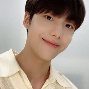 Photo of artist Lee Eun-sang