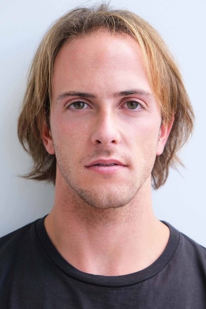 Photo of artist Sebastião Varaine
