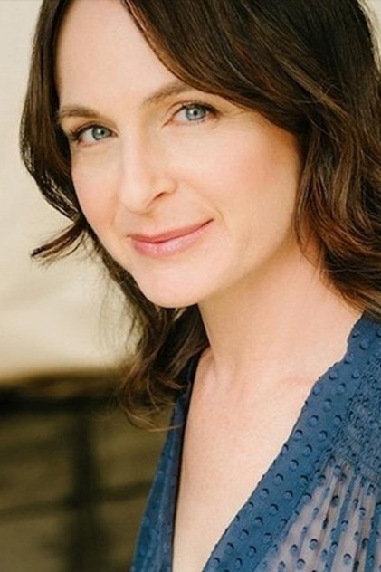 Photo of artist Laurel Moglen
