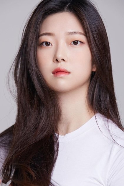 Photo of artist Seo Hee-sun