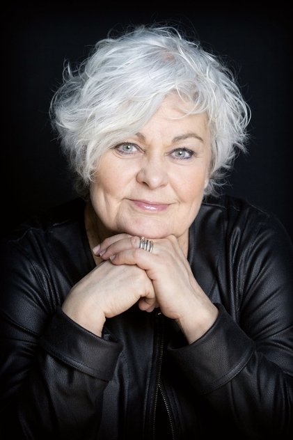 Photo of artist Ellen Horn