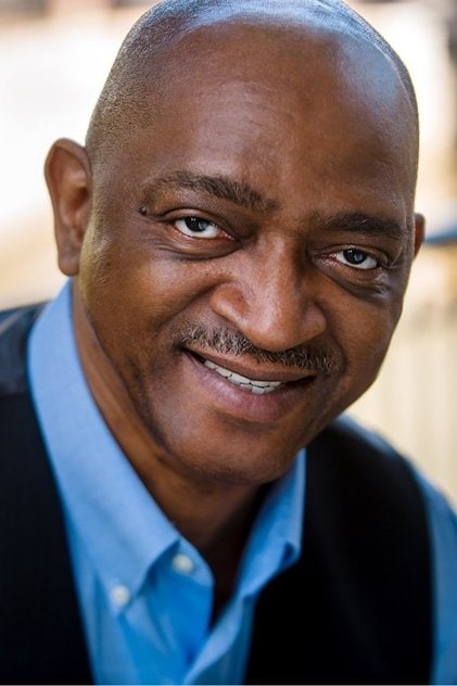 Photo of artist Malcolm Simmons