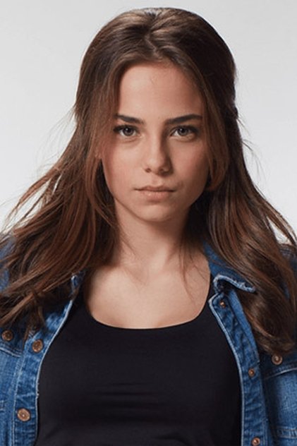 Photo of artist Bahar Şahin