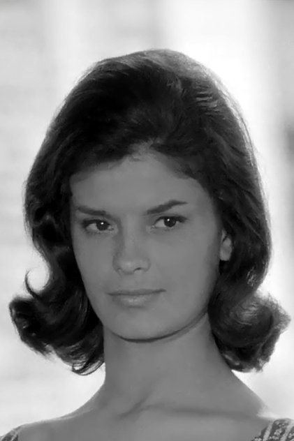 Photo of artist Edda Ferronao