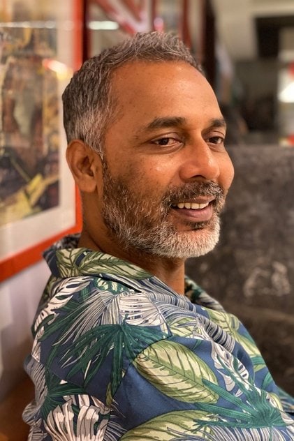 Photo of artist Habib Sayyed
