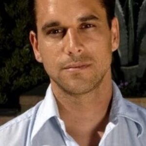 Photo of artist Kenny Morrison