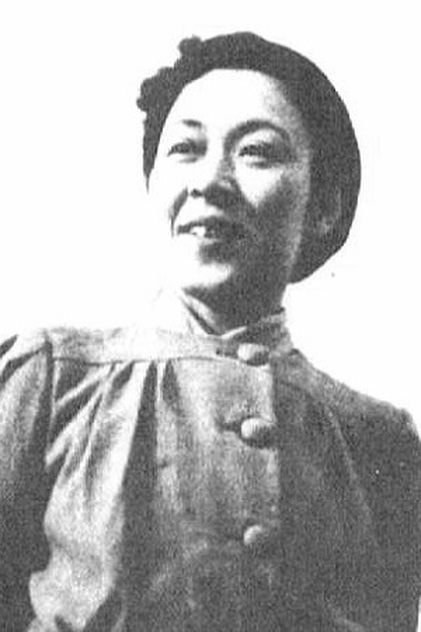 Photo of artist Sachiko Murase