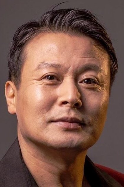 Photo of artist Kim Wang-geun