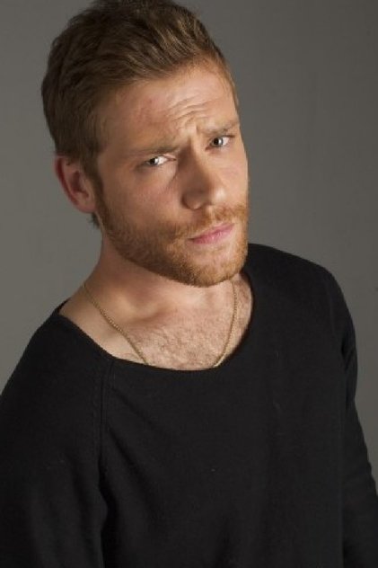 Photo of artist Mustafa Açılan