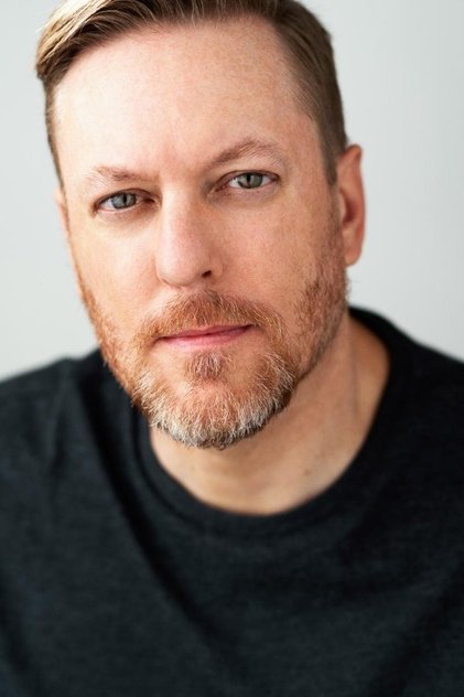 Photo of artist Dean Michaels