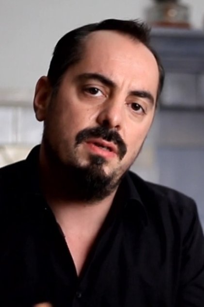 Photo of artist Dániel Mogács