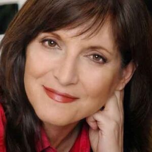 تصویر هنرمند Julie Hewett