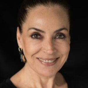 تصویر هنرمند Özlem Akınözü