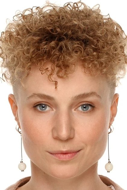 تصویر هنرمند Alexandra Avdonina