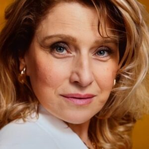 تصویر هنرمند Liz Larsen