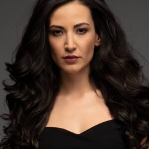 تصویر هنرمند Cemre Melis Çınar