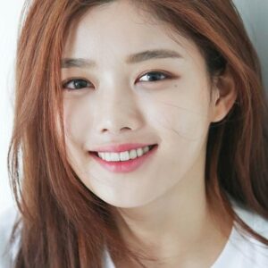 تصویر هنرمند Kim Yoo-jung