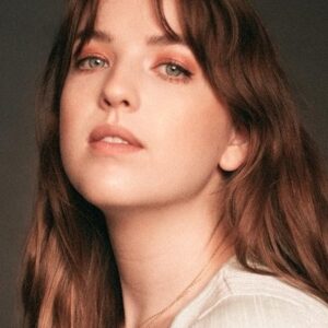 تصویر هنرمند Aislinn Paul