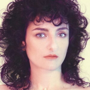 تصویر هنرمند Alice Lewis