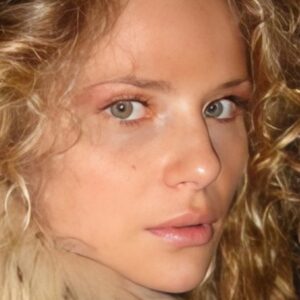 تصویر هنرمند Ava Loraschi