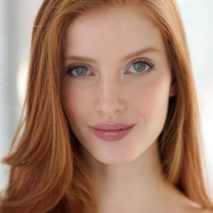 تصویر هنرمند Claire Friesen