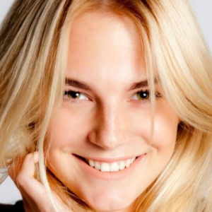 تصویر هنرمند Linda Lapinsh